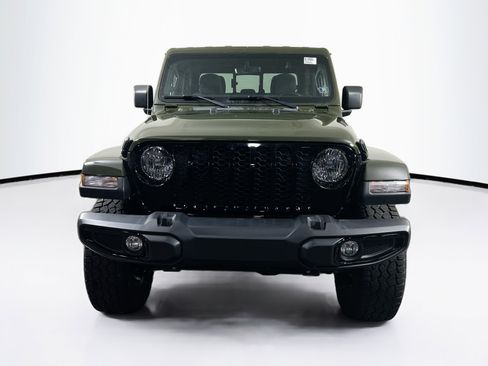 Used 2022 Jeep Gladiator Willys image 2