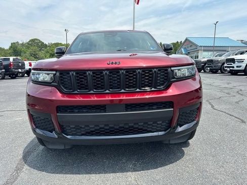 Used 2024 Jeep Grand Cherokee L Laredo AWD/4WD image 19