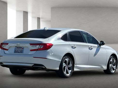 Used 2018 Honda Accord EX image 4