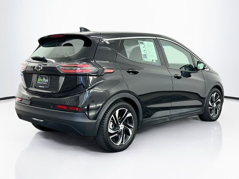 Used 2023 Chevrolet Bolt LT w/ Infotainment Package FWD image 9