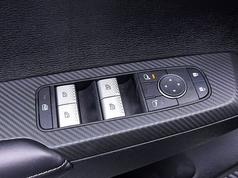 New 2025 Mitsubishi Outlander ES image 10