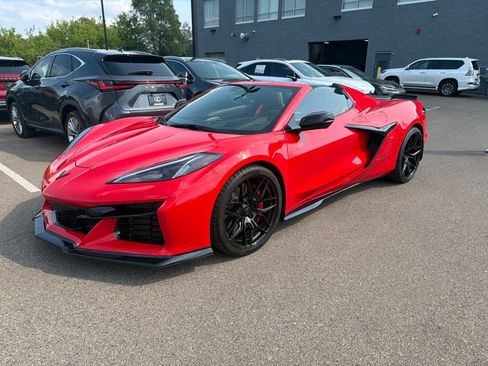Used 2025 Chevrolet Corvette Z06 w/ Stealth Interior Trim Package RWD image 4