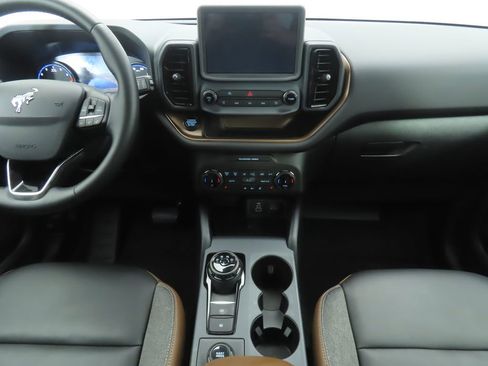 Used 2024 Ford Bronco Sport Outer Banks w/ Tech Package image 13