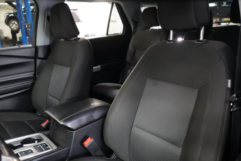 Certified 2022 Ford Explorer XLT RWD image 19