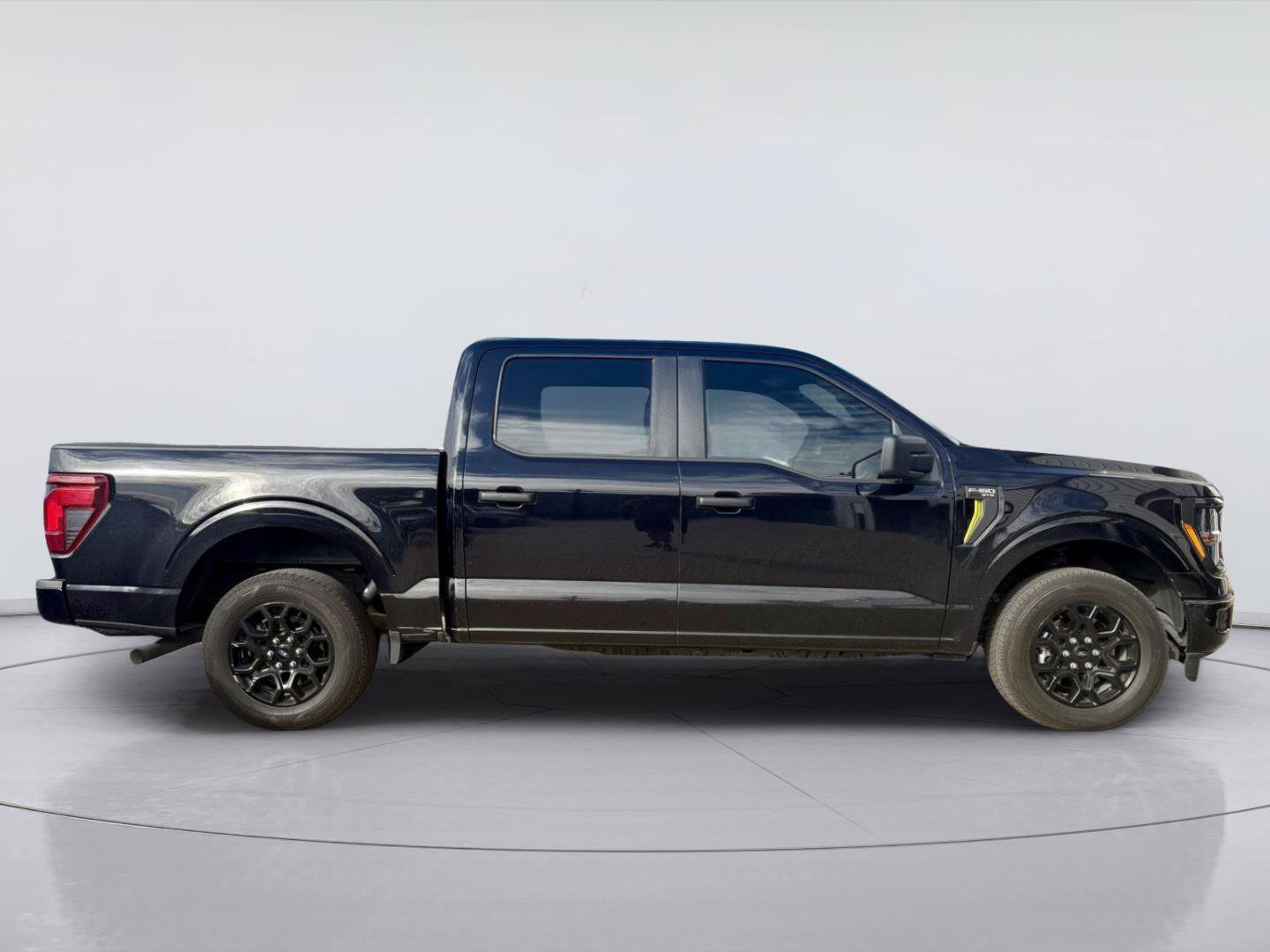 Used 2025 Ford F150 STX RWD image 2