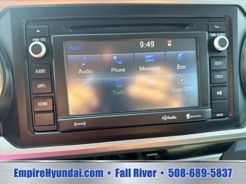 Used 2016 Toyota Tacoma SR5 w/ SR5 Appearance Package (SN) AWD/4WD image 9