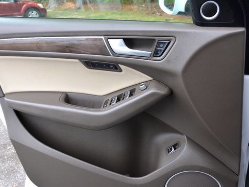 Used 2016 Audi Q5 2.0T Premium Plus w/ Technology Package AWD/4WD image 16