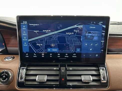 Used 2023 Lincoln Navigator Reserve AWD/4WD image 16