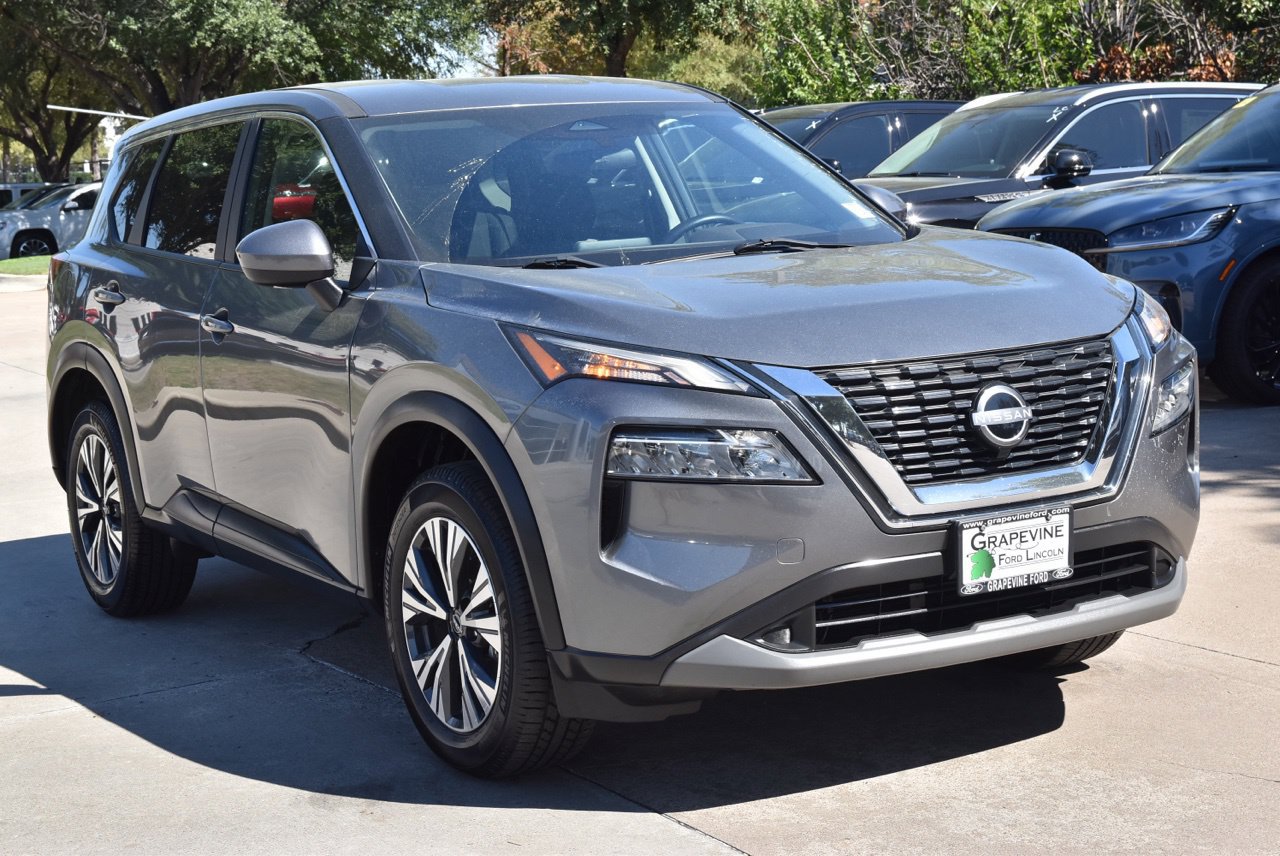 Used 2023 Nissan Rogue SV FWD image 4
