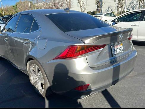 Used 2018 Lexus IS 300 image 4