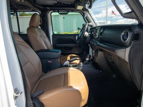 Used 2021 Jeep Wrangler Unlimited Sahara w/ Cold Weather Group AWD/4WD image 20