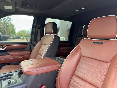 Used 2024 GMC Sierra 3500 Denali Ultimate AWD/4WD image 10