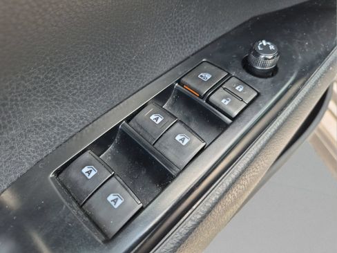Used 2019 Toyota Camry SE FWD image 16
