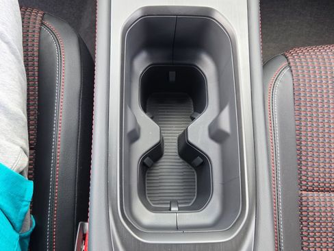 New 2026 Nissan Kicks SR w/ SR Premium Package FWD image 18