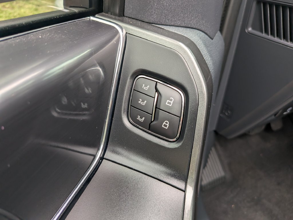 Used 2023 Ford F150 Lariat AWD/4WD image 26