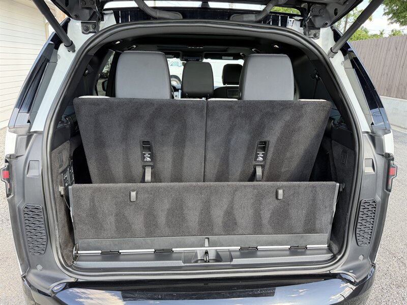 Used 2023 Land Rover Discovery S R-Dynamic AWD/4WD image 33