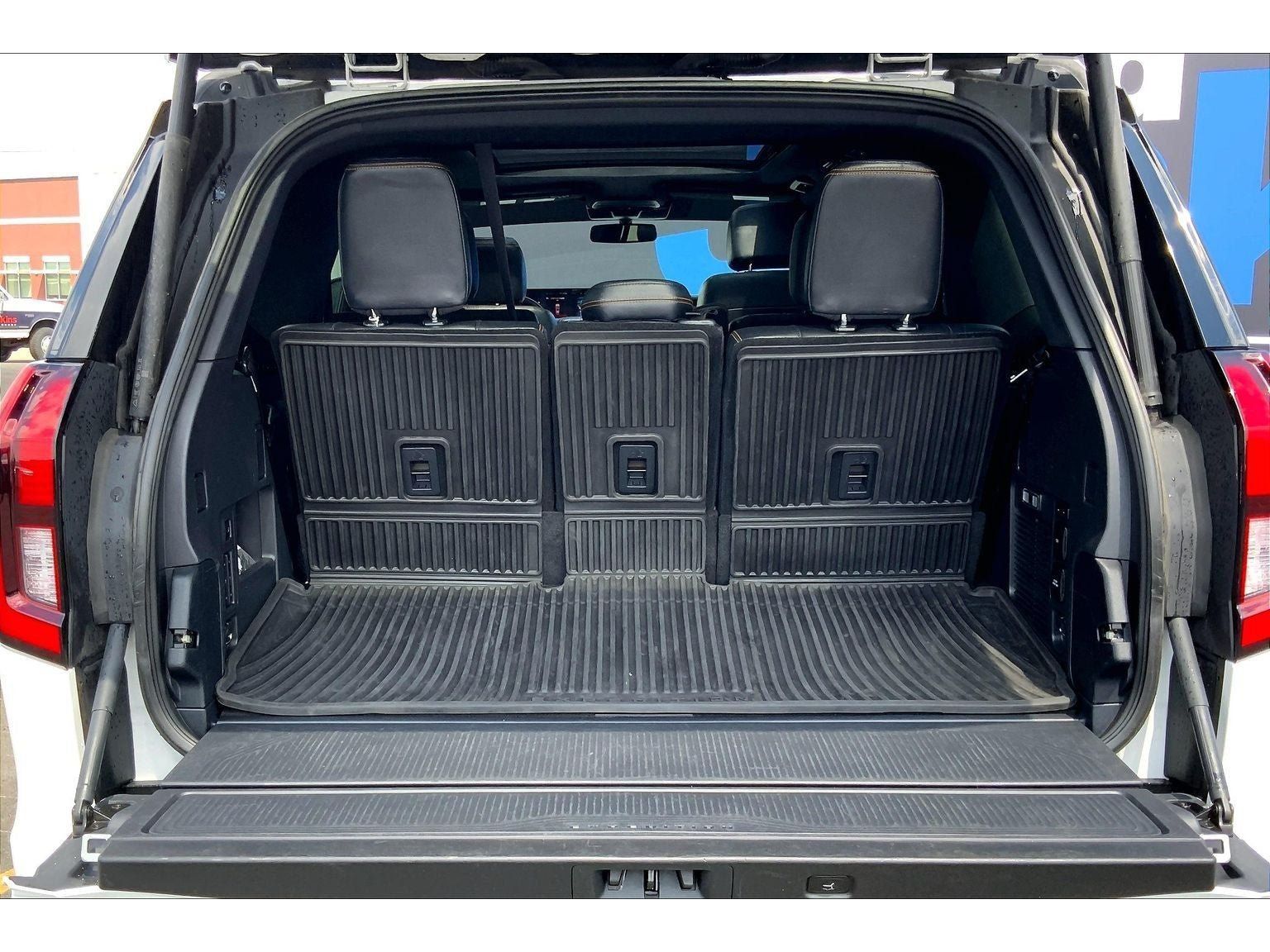 Used 2025 Ford Expedition Tremor AWD/4WD image 11