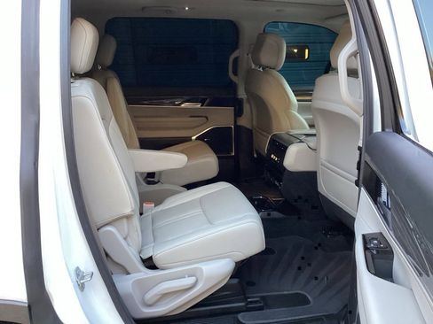 Used 2022 Jeep Wagoneer Series II w/ Premium Group I image 37