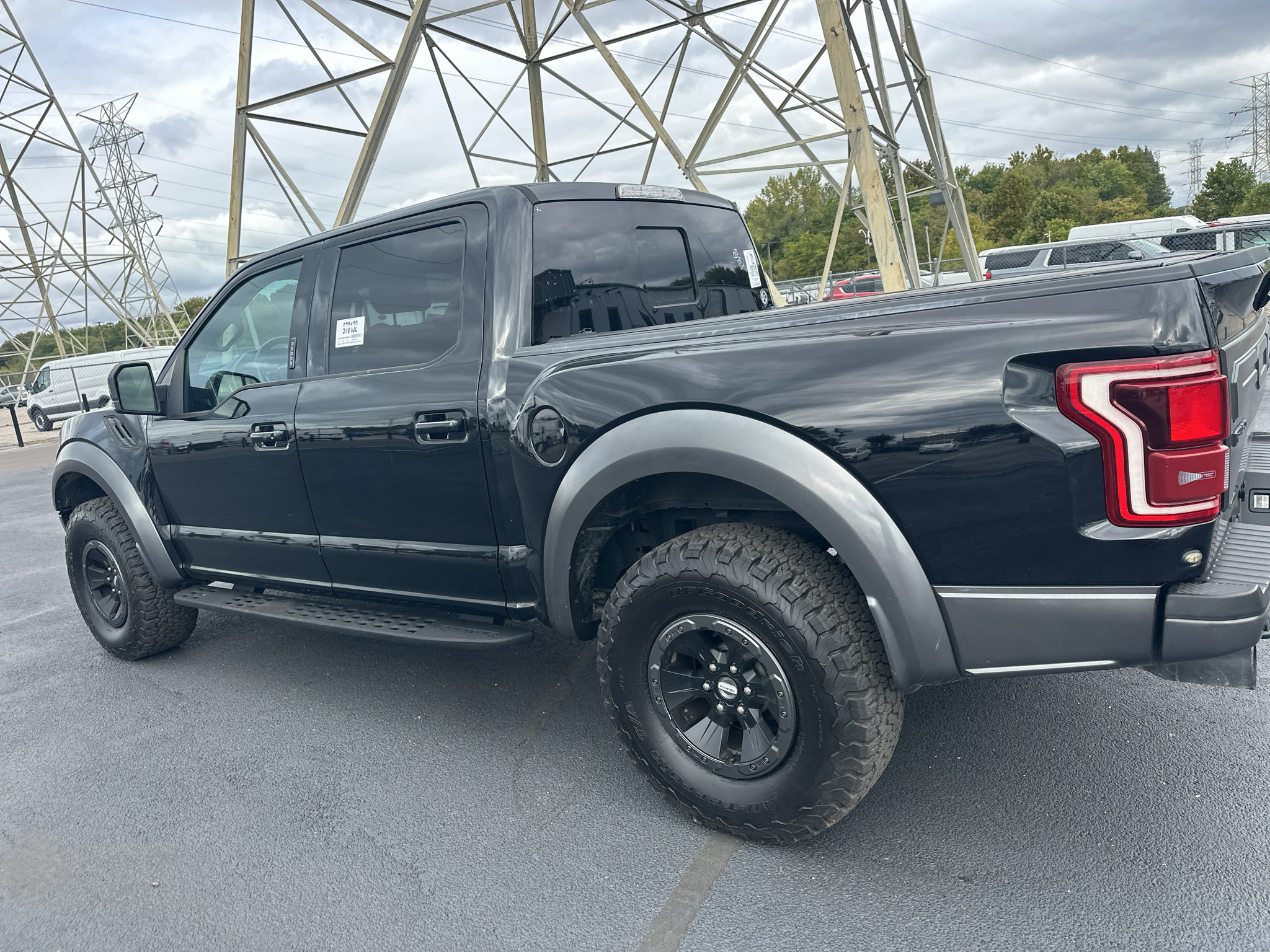 Used 2018 Ford F150 Raptor w/ Equipment Group 802A Luxury AWD/4WD image 4