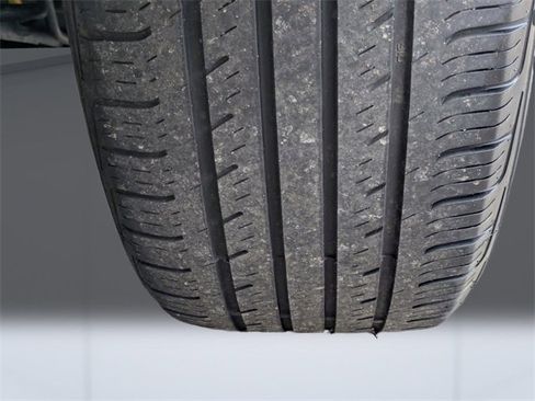 Used 2017 Chevrolet Malibu LT image 14