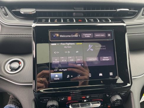 New 2025 Jeep Grand Cherokee Altitude image 24