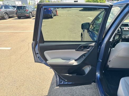Used 2018 Subaru Forester 2.5i Premium AWD/4WD image 40