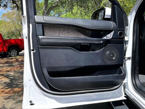 Used 2020 Ford Expedition Limited RWD image 17