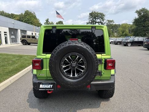 Used 2025 Jeep Wrangler Unlimited Rubicon AWD/4WD image 7