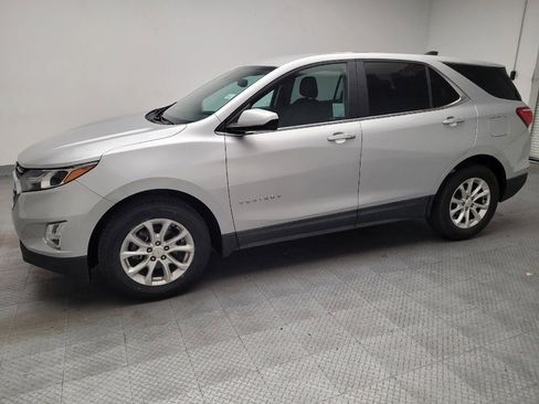 Used 2018 Chevrolet Equinox LT FWD image 2