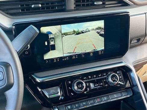 Used 2024 GMC Sierra 2500 Denali w/ Denali Reserve Package image 14