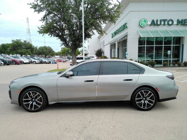 Used 2024 BMW i7 xDrive60 w/ Premium Package AWD/4WD image 14