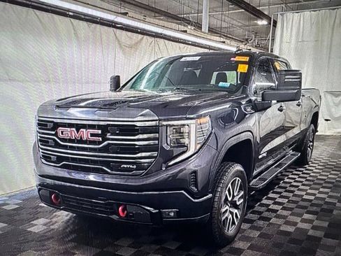 Used 2022 GMC Sierra 1500 AT4 w/ AT4 Preferred Package AWD/4WD image 1