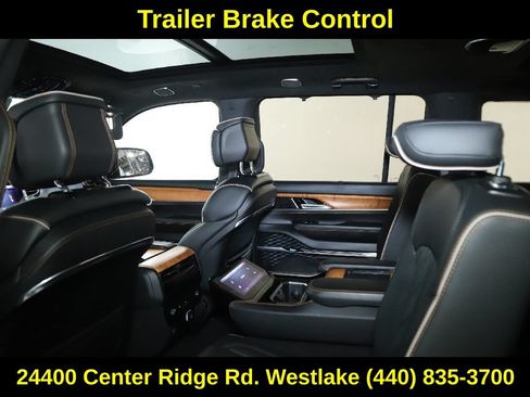 Used 2024 Jeep Grand Wagoneer Series III w/ HD Trailer Tow Package AWD/4WD image 16