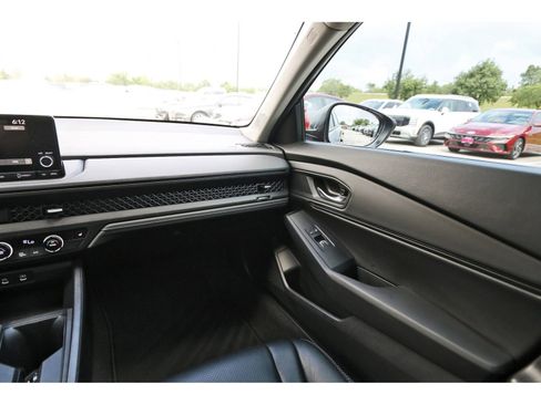 Used 2023 Honda Accord EX image 12