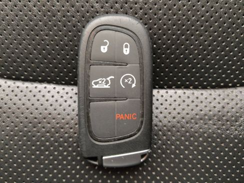 Used 2023 Jeep Cherokee Altitude Lux image 32