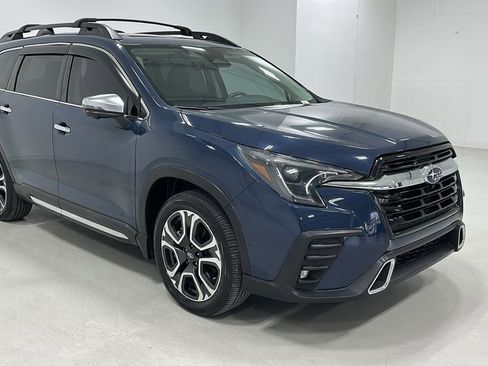 Used 2023 Subaru Ascent Touring image 8