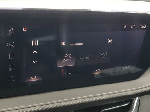 Used 2025 Buick Envista Preferred image 20