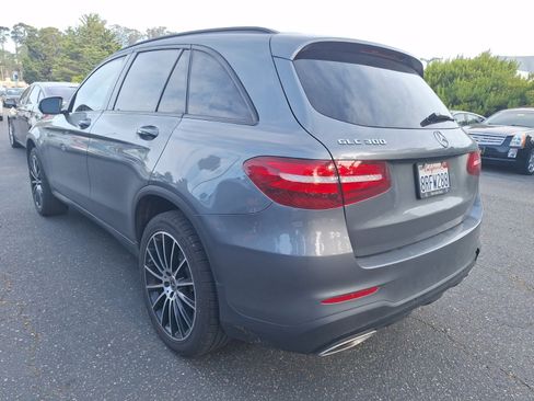 Used 2019 Mercedes-Benz GLC 300 4MATIC image 4