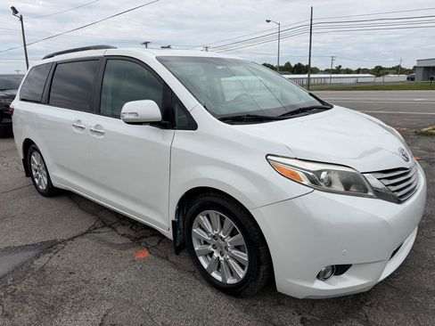 Used 2017 Toyota Sienna Limited FWD image 7