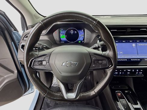 Used 2022 Chevrolet Bolt EUV LT w/ Convenience Package image 11