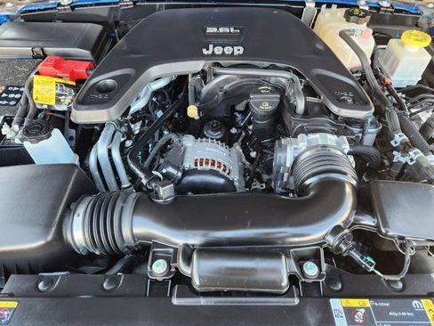 Used 2021 Jeep Gladiator Sport image 32