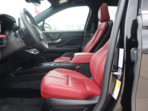 Used 2025 Lincoln Corsair Reserve AWD/4WD image 10