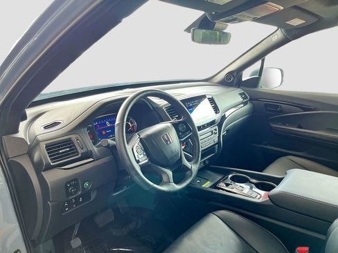 Used 2024 Honda Passport Black Edition image 9