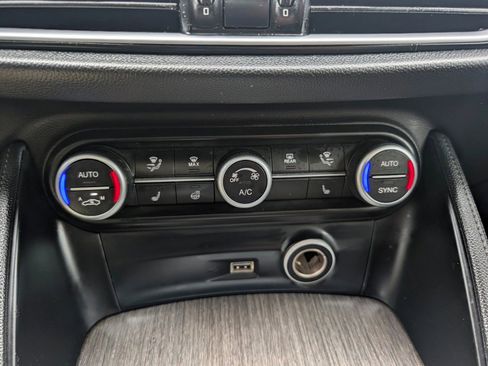 Used 2020 Alfa Romeo Stelvio Ti AWD/4WD image 36