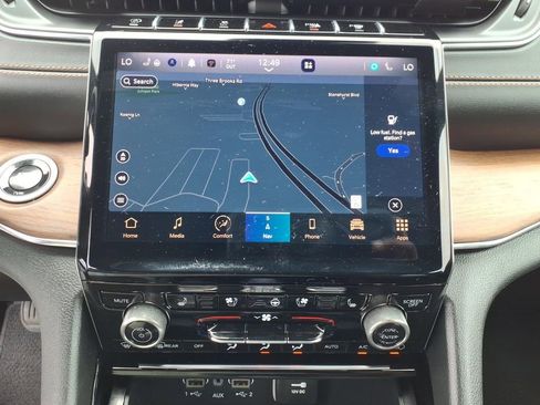 Used 2024 Jeep Grand Cherokee Summit w/ High Altitude Package AWD/4WD image 6
