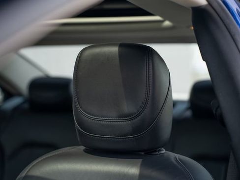 Used 2016 Chrysler 200 C image 19