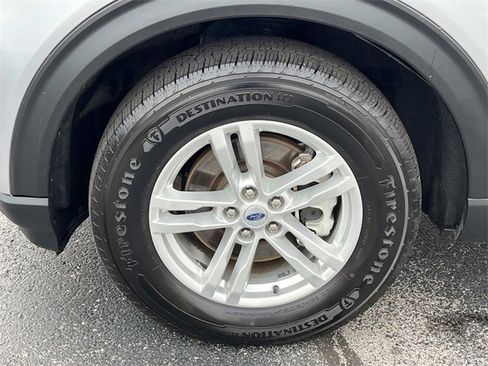 Used 2023 Ford Explorer XLT w/ Equipment Group 202A image 10