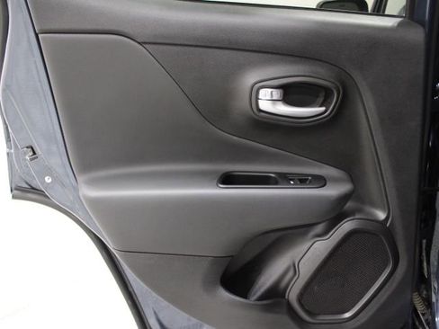 Used 2023 Jeep Renegade Latitude image 17