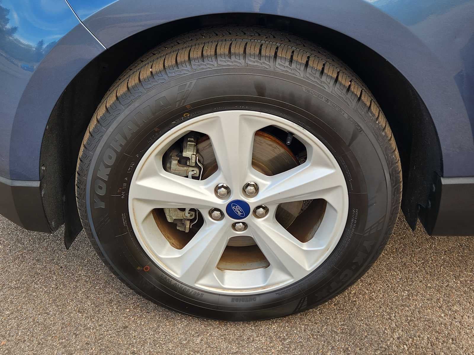 Used 2019 Ford Edge SE FWD image 16