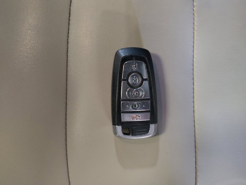 Used 2019 Ford Explorer XLT w/ Equipment Group 202A FWD image 32
